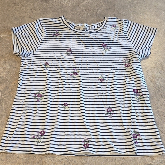 (J43) Express Womans Sz L Striped Tee with Floral Accents - Picture 1 of 4